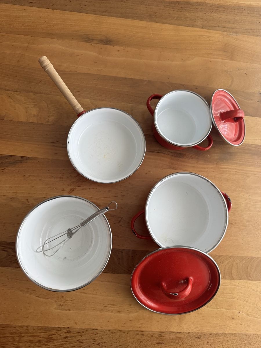 Spielzeuge: Emaille Kochgeschirr Kinder Teile – Gebraucht aus Zürich von oase69 1