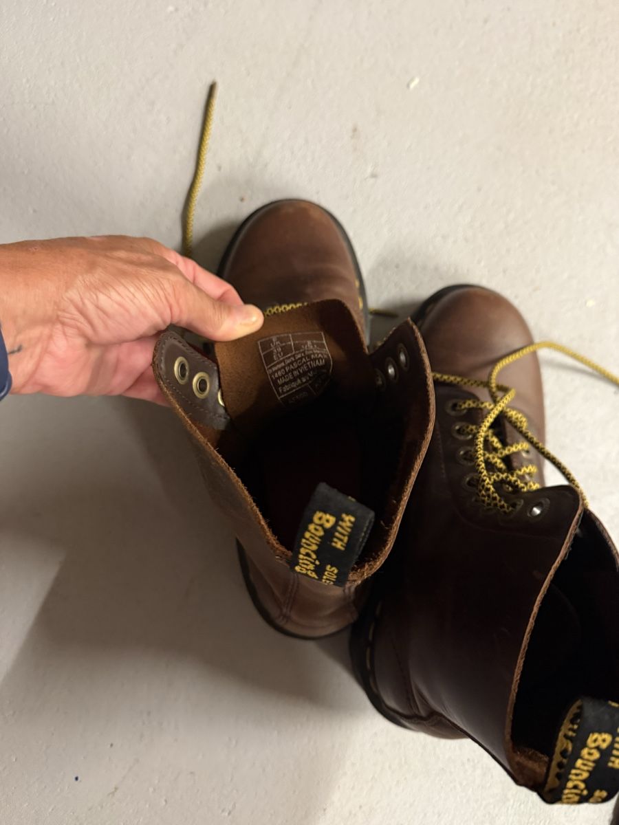 Dr. Martens Scarpe da donna: Dr. Martens Stiefel braun Grösse 39 gebraucht – Usato da Duggingen venduto da Enasus 2