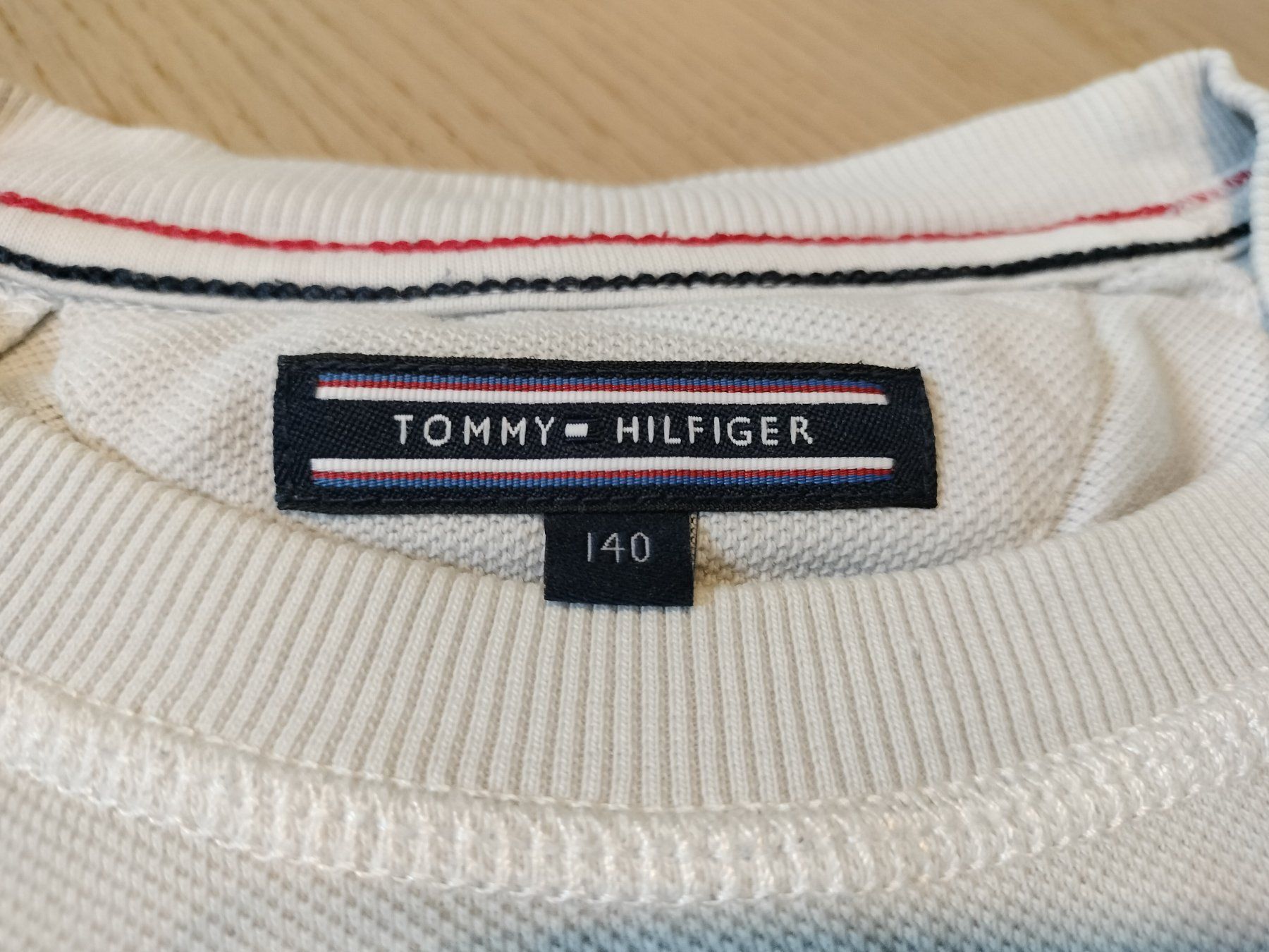 Tommy Hilfiger Maglioni & Felpe: Dünner Tommy Hilfiger Pullover Grösse 140 – Usato da Neftenbach venduto da TheKringel 1