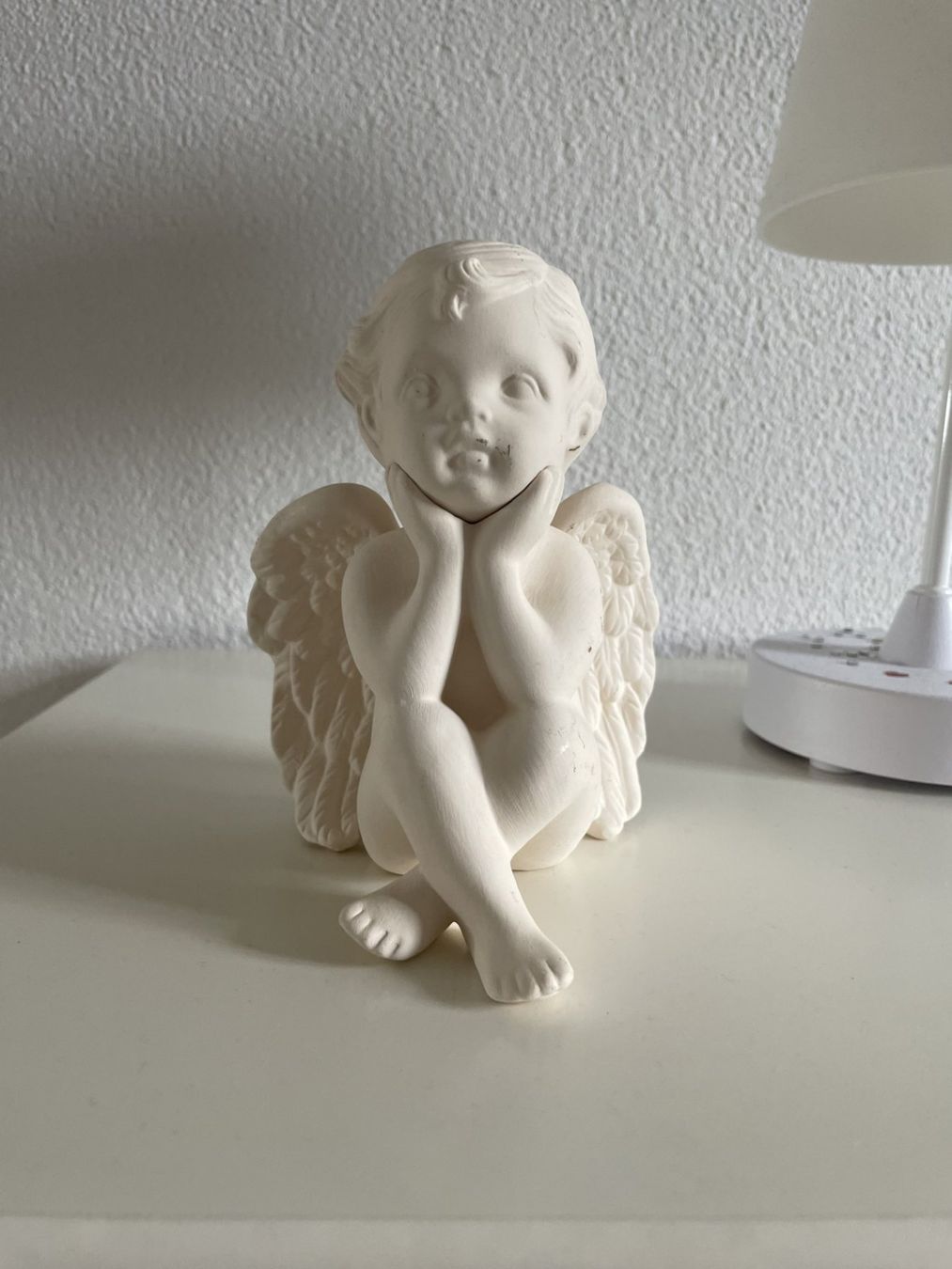 Statuette: Engel sitzend  ca. 15 cm – Usato da Winkel venduto da Kade50