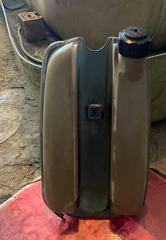 Piaggio Parti ricambio per ciclomotori: Boye Tank Piaggio Bravo – Usato da Arbaz venduto da bla_l9gt 1