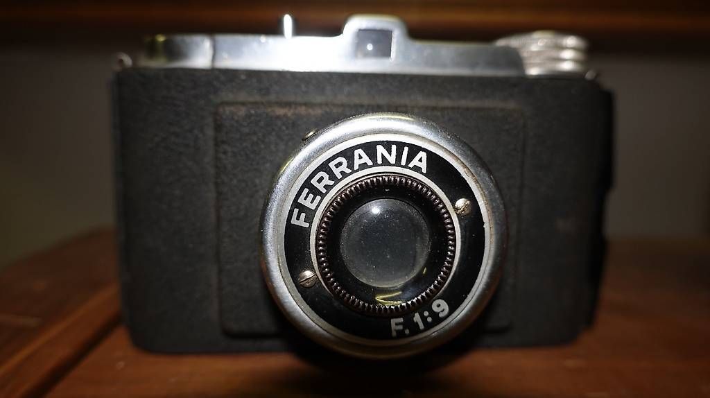 Ferrania Kamera: Appareil photo argentique Ferrania – Gebraucht aus Bulle von Jaquiernicolas
