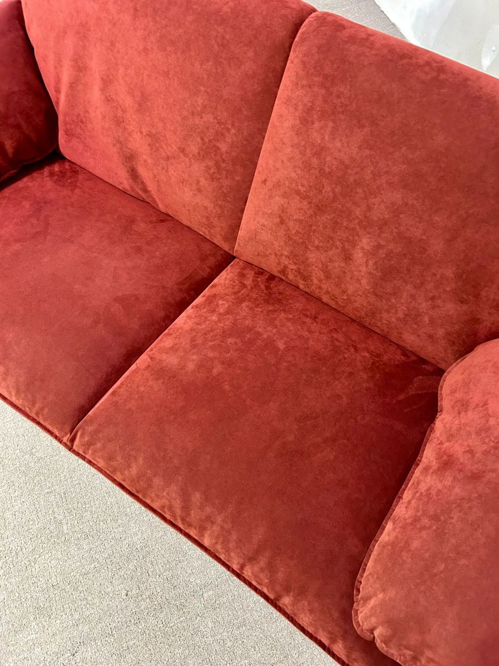 Divani: Leolux Bora Bora Sofa 2 Sitzer Alcantara rot – Usato da Rickenbach ZH venduto da Insider-Boerse 7