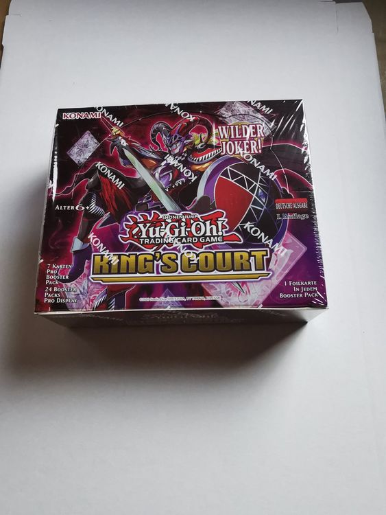 thumbnail interactive-video image 1 of Yu-Gi-Oh! King's Court Display – German 1st Edition (Konami, Factory Sealed) 1 of 4