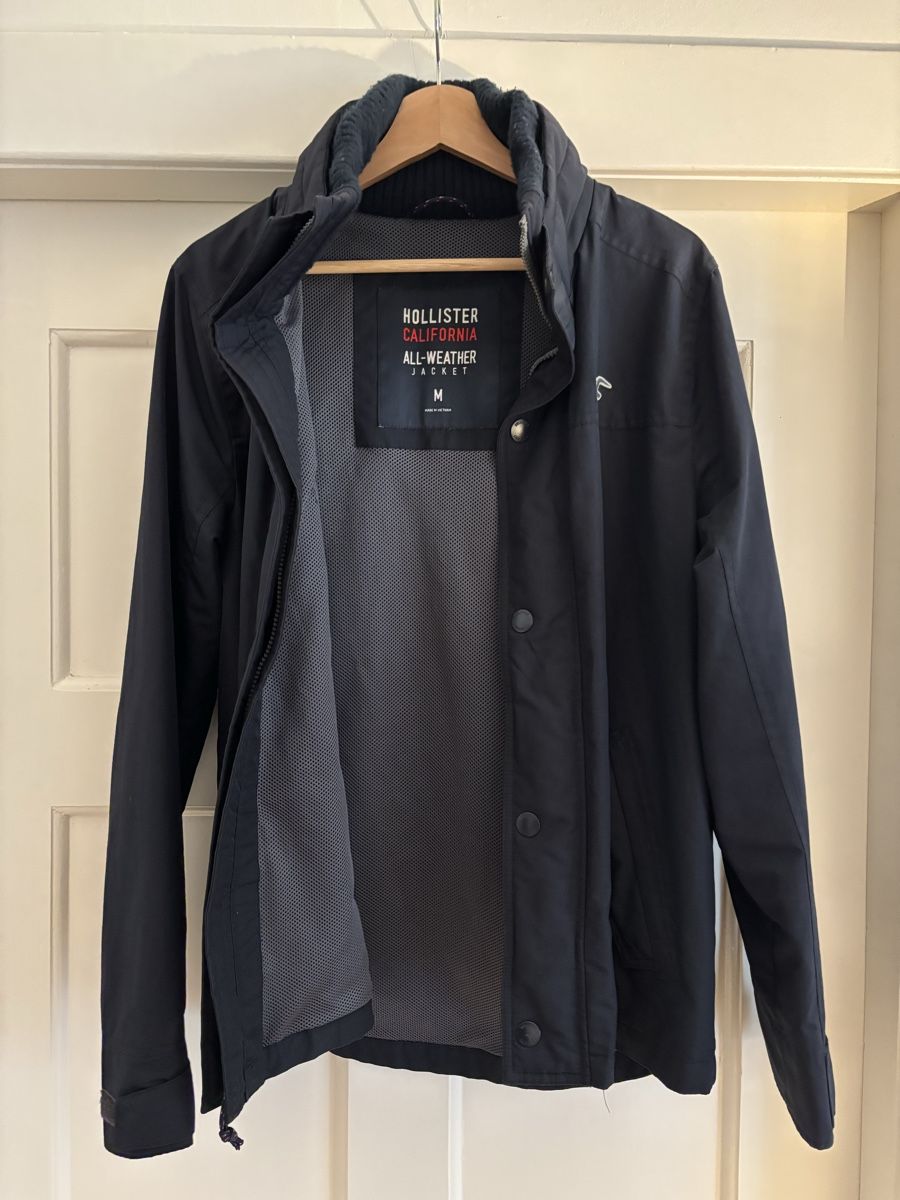 Hollister Jacken: Hollister All-Weather Jacket - M – Gebraucht aus Erlenbach ZH von Ma.Pi 2
