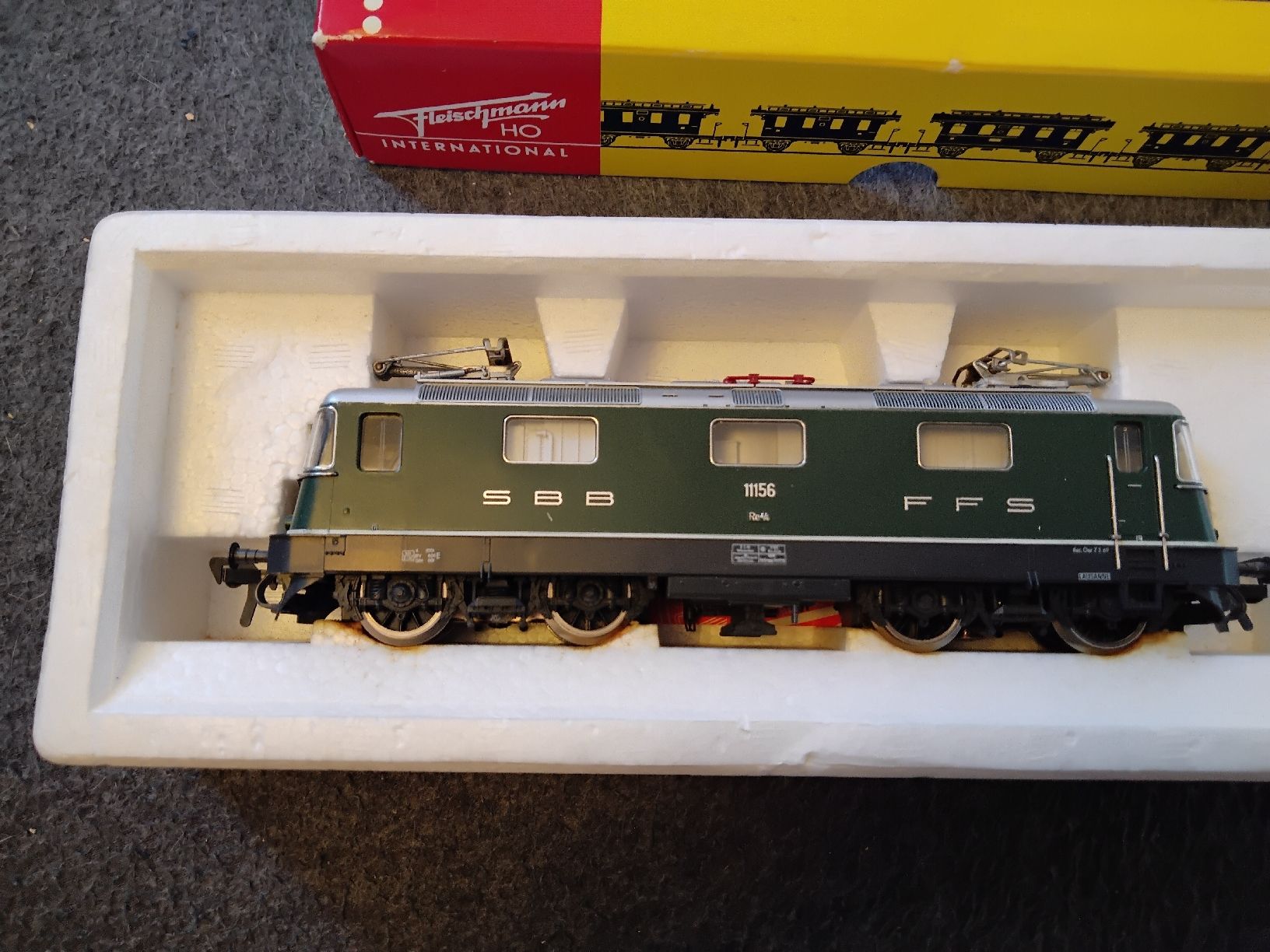 Fleischmann Modellini di ferrovie: Fleischmann SBB Re 4/4 Analog DC Neuwertig – Nuovo e nell'imballaggio originale da Romanshorn venduto da jar_rxt9