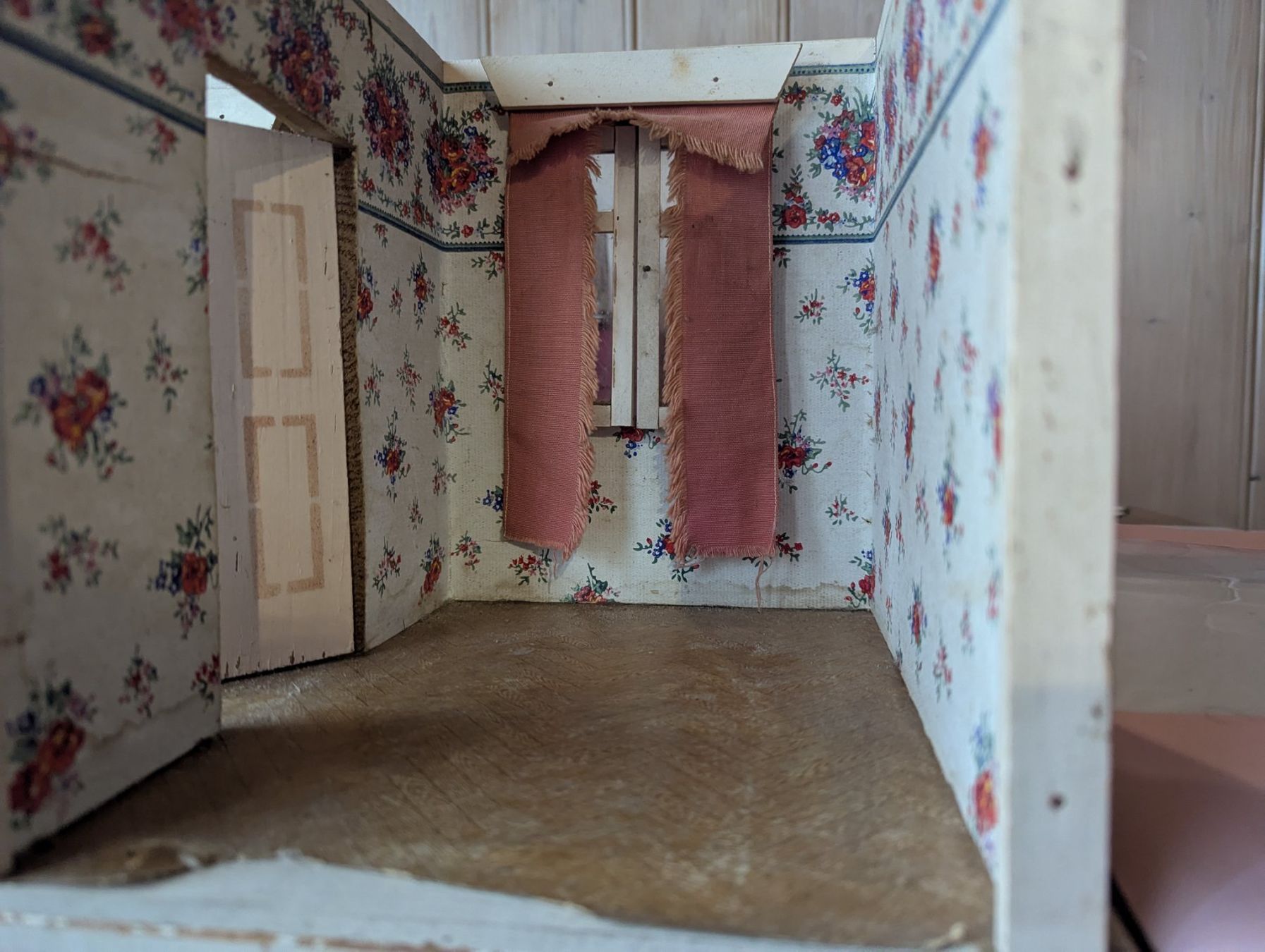 Case e mobili per bambole: Vintage Puppenhaus – Usato da Appenzell Schlatt venduto da Smile111 2