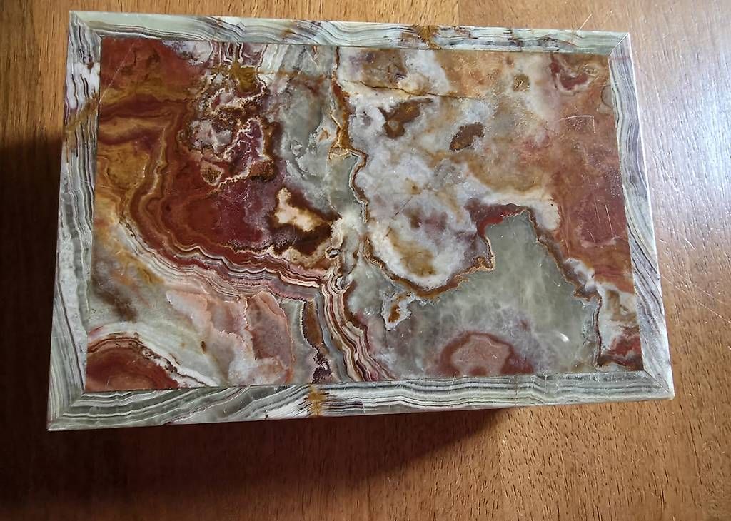 Truhen: schatulle aus onyx – Gebraucht aus Winterthur von chimischimi