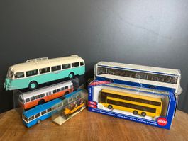 Lot Busmodelle – Oldtimer & Linienbusse, teils OVP