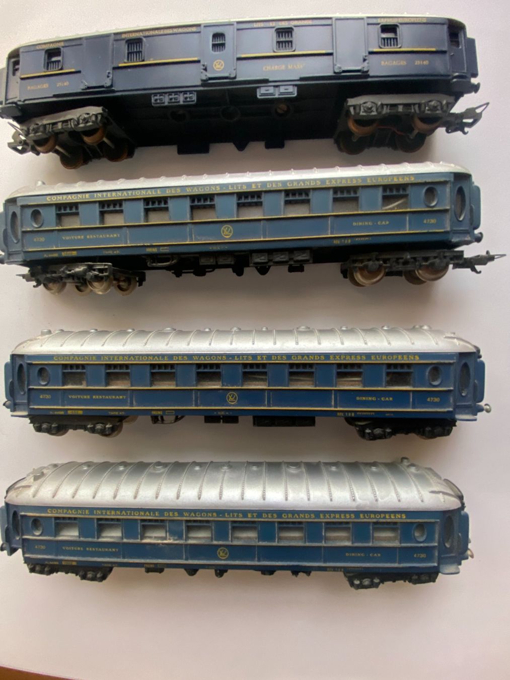 Modellini di ferrovie: Modell Eisenbahnwagen Set "Compagnie" Vintage H0 – Usato da Rutschwil venduto da Kybi02