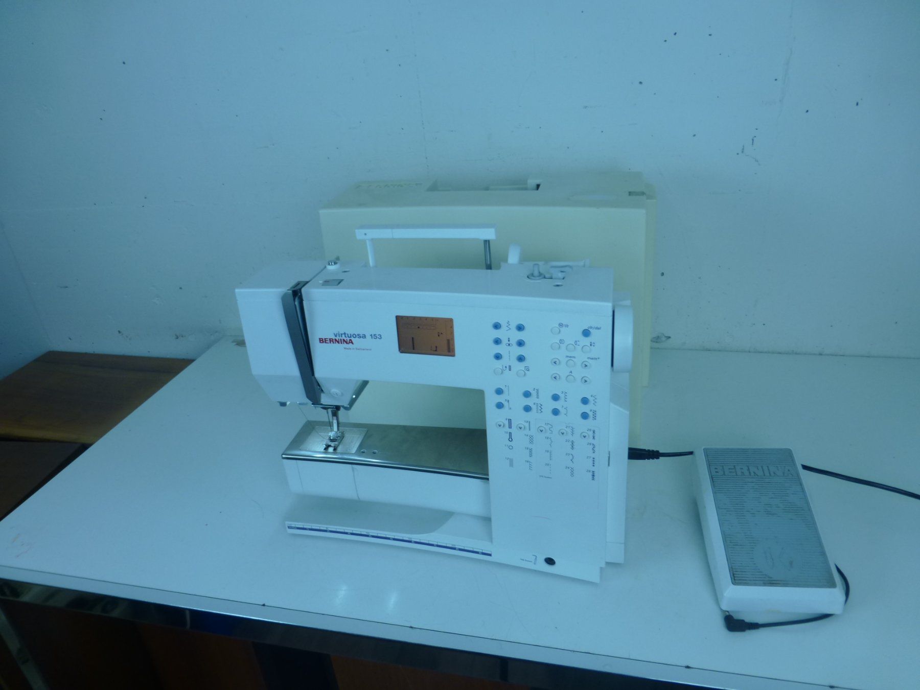 Bernina Macchine da cucire: BERNINA Virtuosa 153 defekt – Usato da Fahrweid venduto da Omuki 2