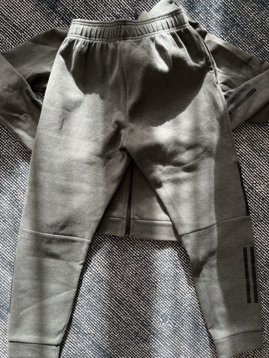 Adidas Completi: Adidas Jogginganzug – Usato da Rüschlikon venduto da Joma80 3