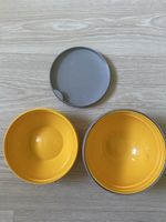 Tupperware pratique avec deux compartiments.