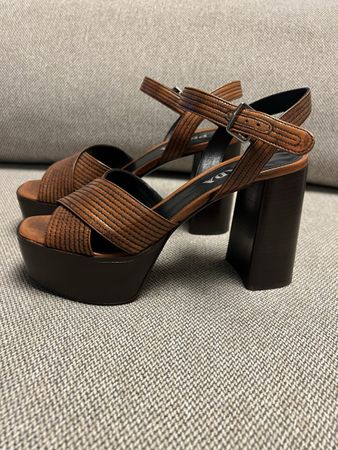 Prada Sandalen, braun, Leder, Plateauschuhe, Top Zustand!