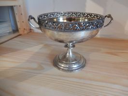 Schale mit Griffen und Verzierungen, Metall, gut erhalten