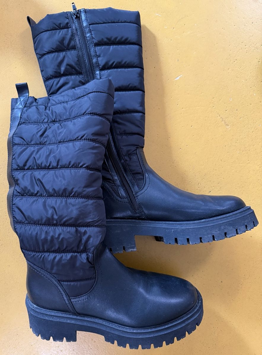 Chaussures femmes: Winterstiefel – D'occasion à Bubikon par shaolin01