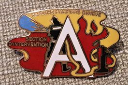 M715 - Pin Sapeurs Pompiers Geneve A Section D'Intervention