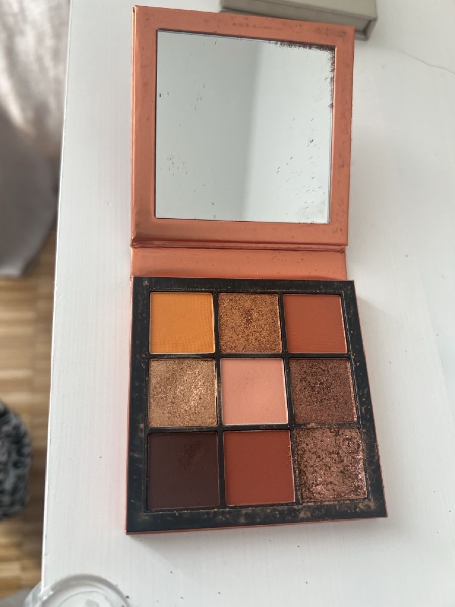 Huda Beauty Make-up: Huda Beauty eyeshadow palette – Usato da Aarau venduto da eli_bq7m