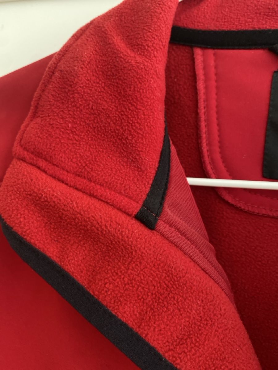 Jacken: Rote Softshell Jacke mit Fleece-Innenseite, Grösse S – Gebraucht aus Burgdorf von allesolivia 2