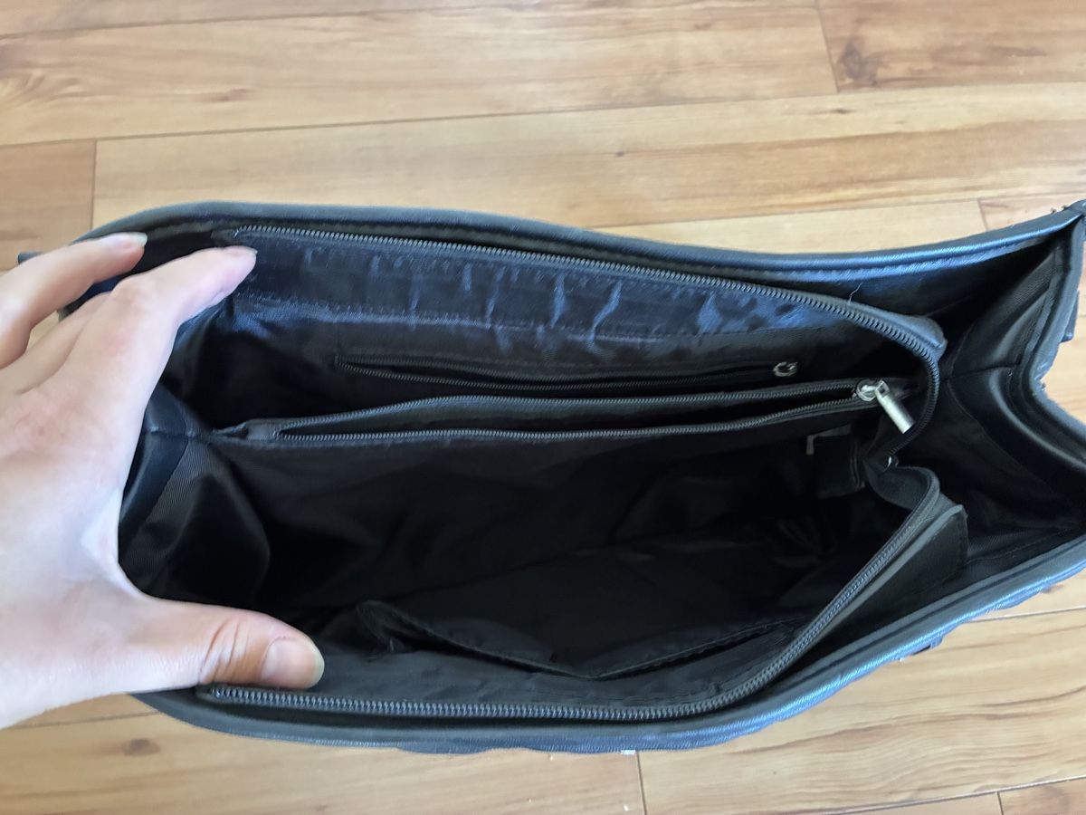 Sacs femmes: Handtasche schwarz gesteppt – D'occasion à Winterberg ZH par Badu95 1