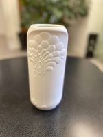 Wunderschöne weisse Vase Biskuit-Porzellan Kaiser Germany