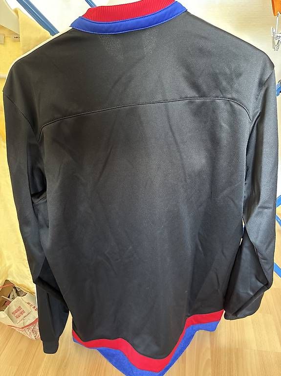 Adidas Jacken: FC Basel Trainerjacke – Gebraucht aus Heiden von fabi_14