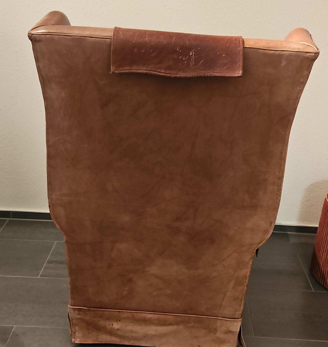 Poltrone: Brauner Ohrensessel aus Leder – Usato da Ebertswil venduto da we4u 2