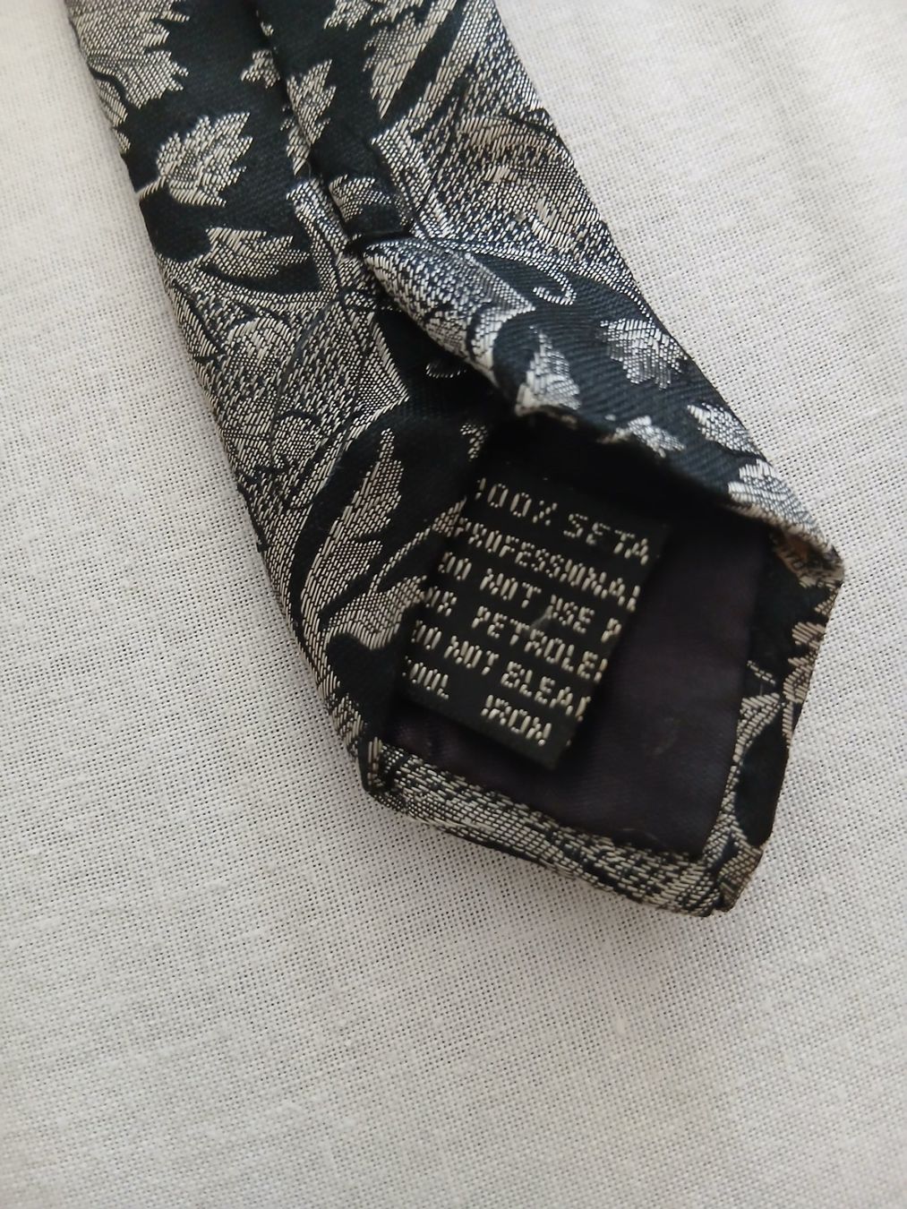 Versace Cravatte: Cravatte Versace Versus – Usato da Genève venduto da GenevaLuxury 5