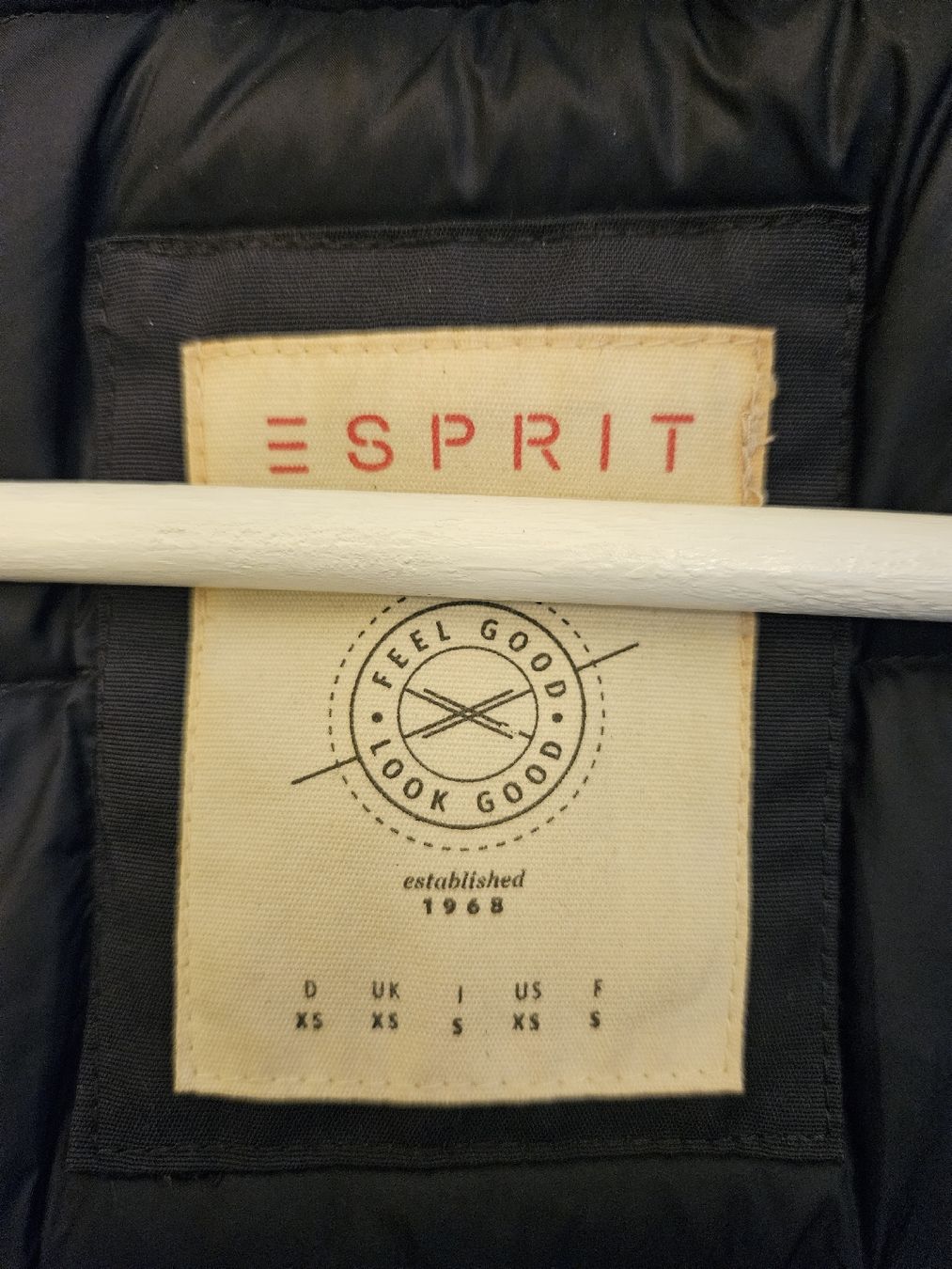 Esprit Giacche: Winterjacke mit Kapuze von Esprit – Usato da Luzern venduto da blackcat010 2