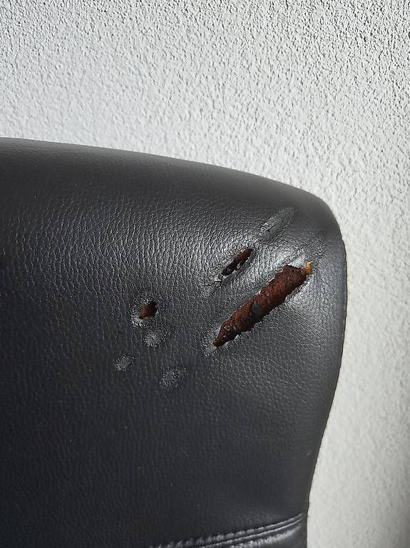 Stühle: Bürostuhl Leder schwarz mit Armlehne – Gebraucht aus Bad Zurzach von Teno_53 4