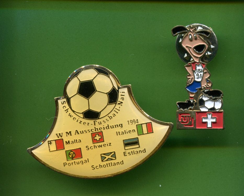 2 Pins Fussball Kaufen auf Ricardo