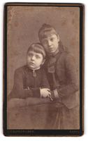 Fotografie G. Wolfsgruber, Aarau, Zwei j