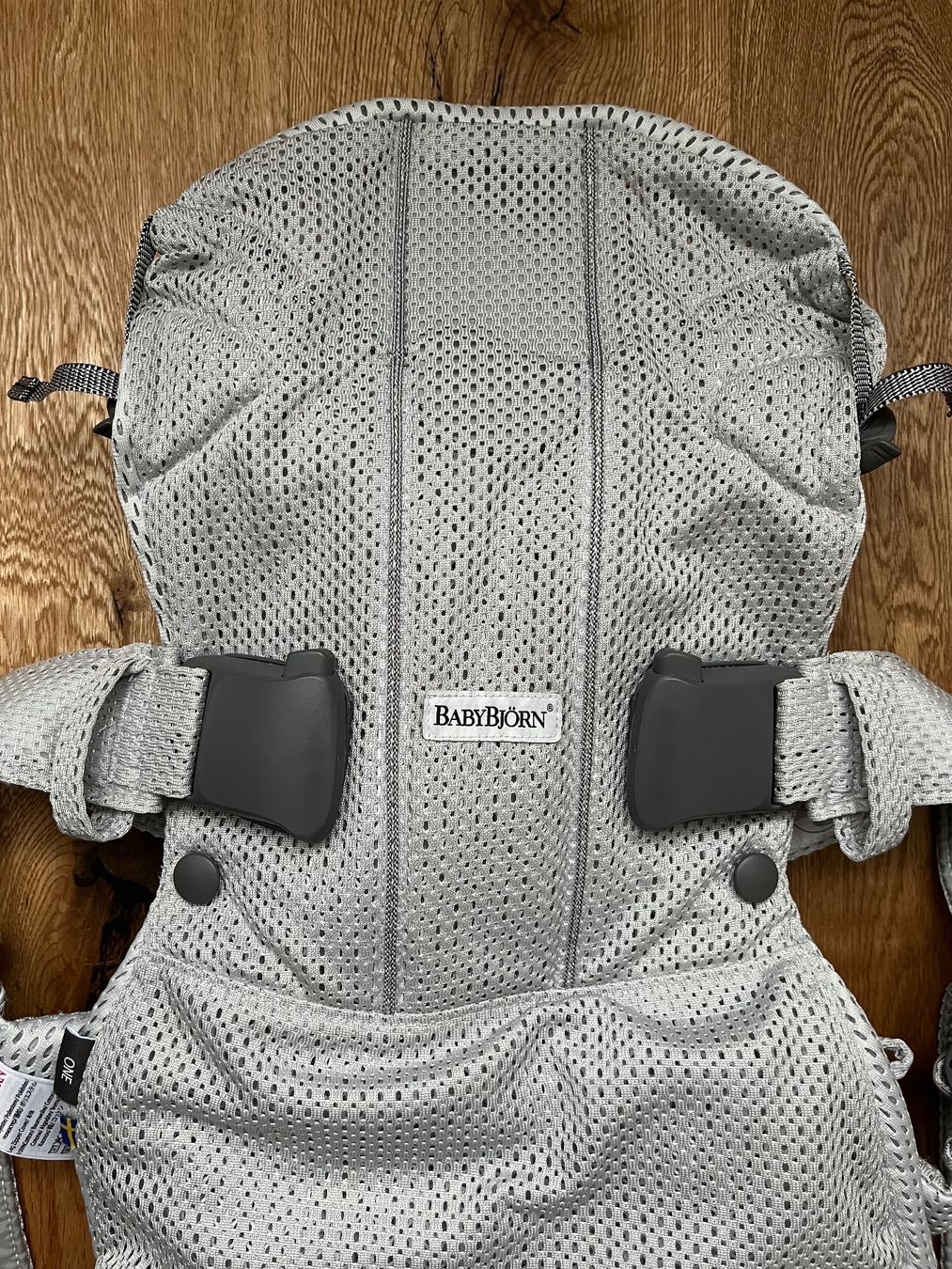 Babybjörn Marsupi portabebè: Babybjörn One Mesh Babytrage – Usato da Interlaken venduto da fbnscl 1