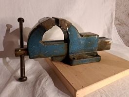 Étau d'établi bleu  bon état 100mm lourd 11Kg