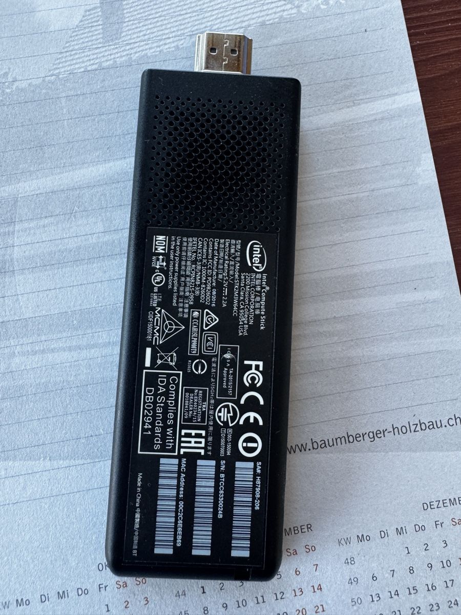Intel PCs: Intel Compute Stick STKM3W64CC Core m3 schwarz gebraucht – D'occasion à Biberist par Boumi_73