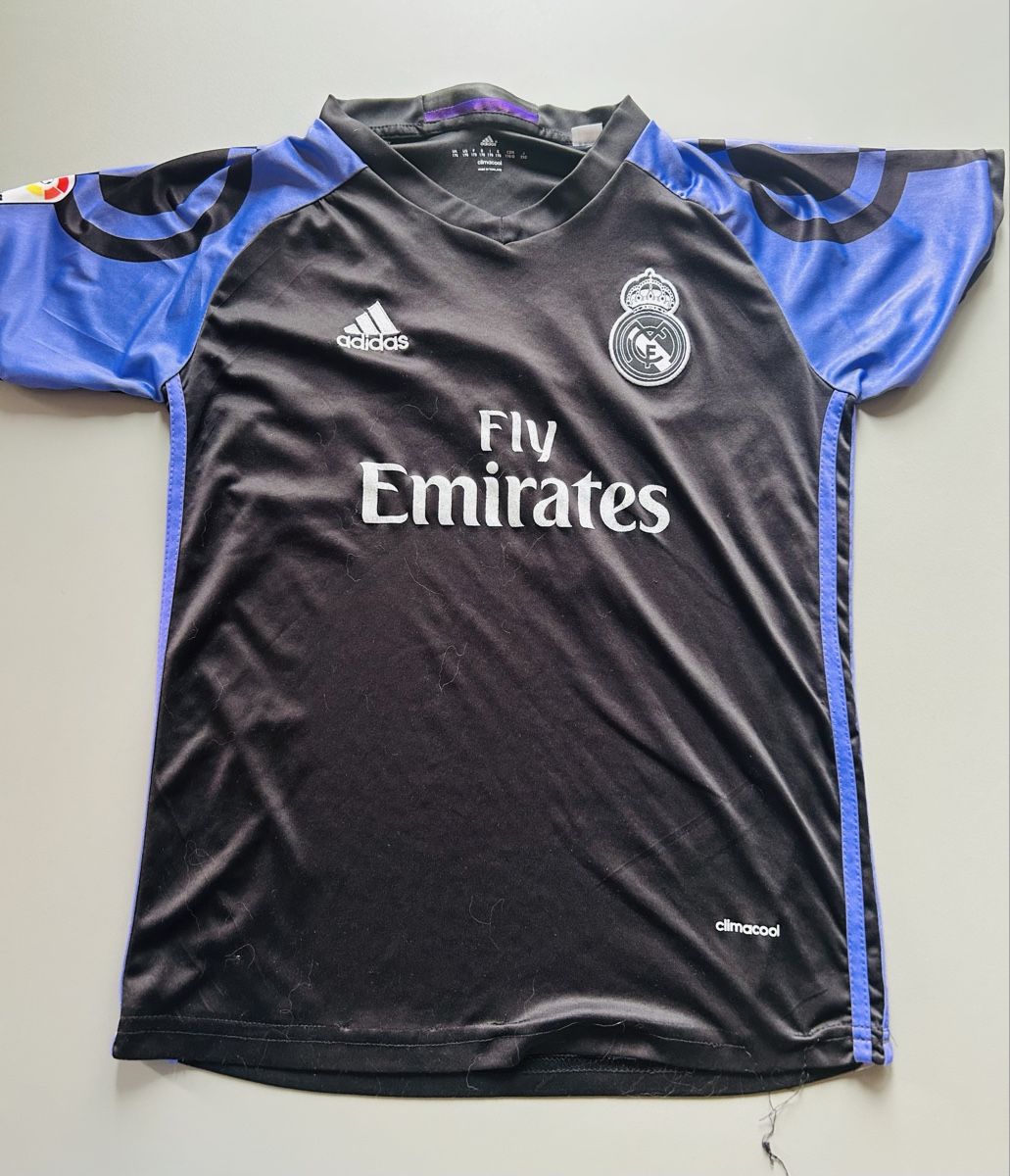 Real Madrid Scarpe, pantaloni & magliette da ginnastica: Maillot Real Madrid Adidas – Usato da Founex venduto da etswang