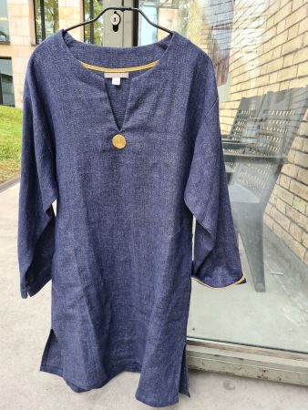 Kleidung/Tunika: Jeansstoff mit Stickerei