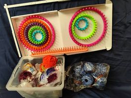 Handarbeits-Set: 10 Strickringe und viel Wolle