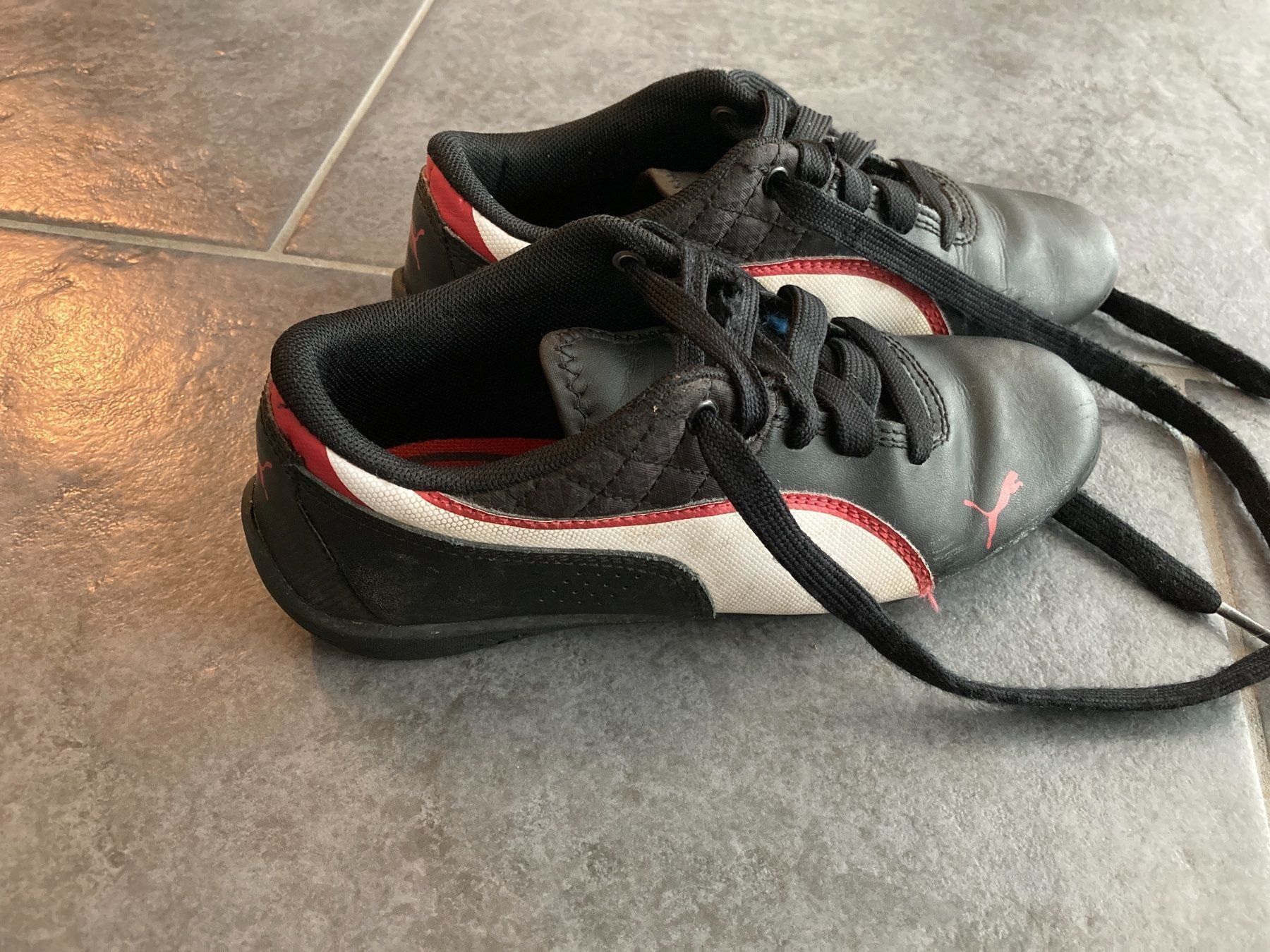 Puma Scarpe per ragazzi: Turnschuhe PUMA Gr. 32 (eher kleiner!) – Usato da Uttigen venduto da daeni_83 1