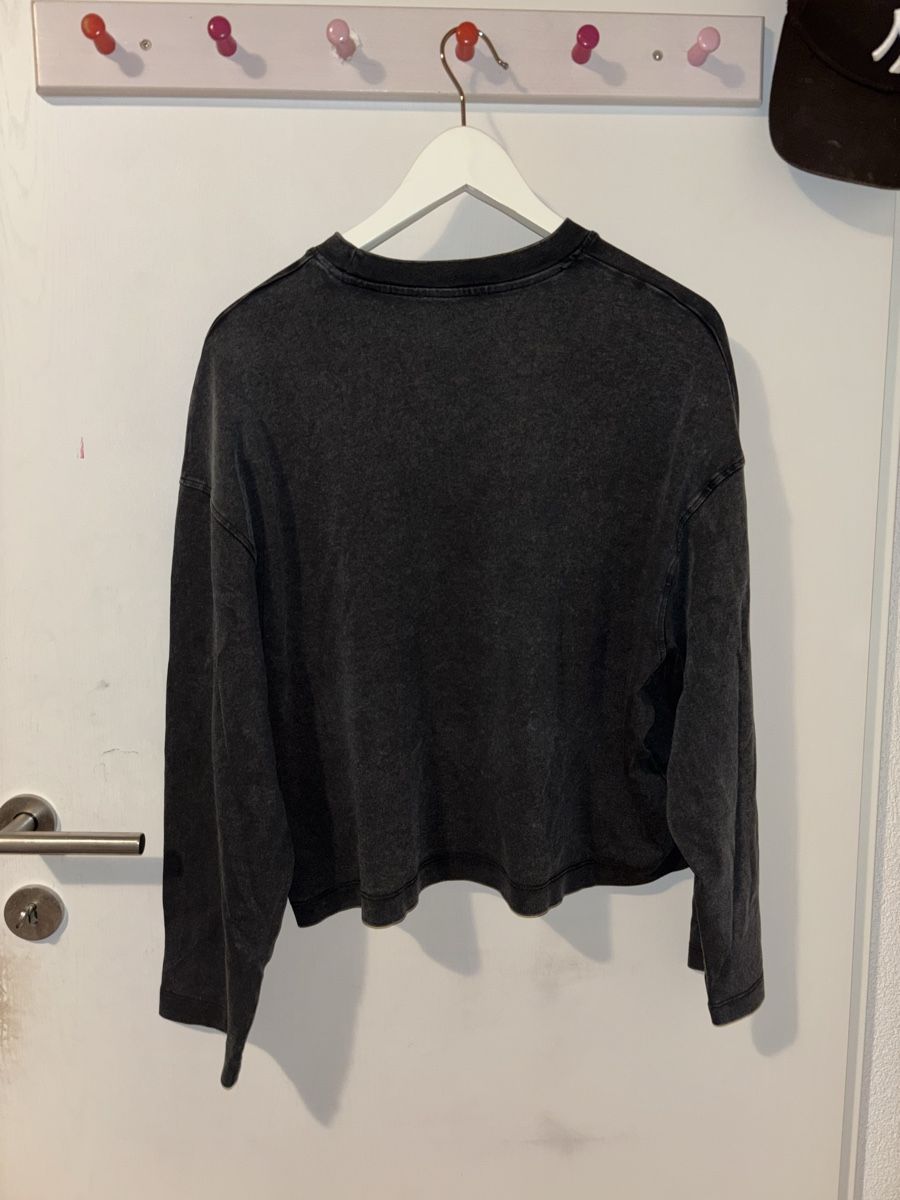 Bershka T-shirts: Langarmshirt / Longsleeve – Neuf (Voir description) à Hombrechtikon par nvm_qd56 1