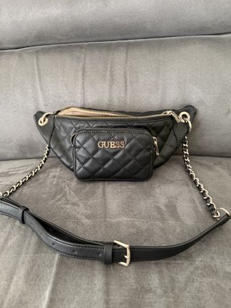 Guess Bauchtasche schwarz gesteppt