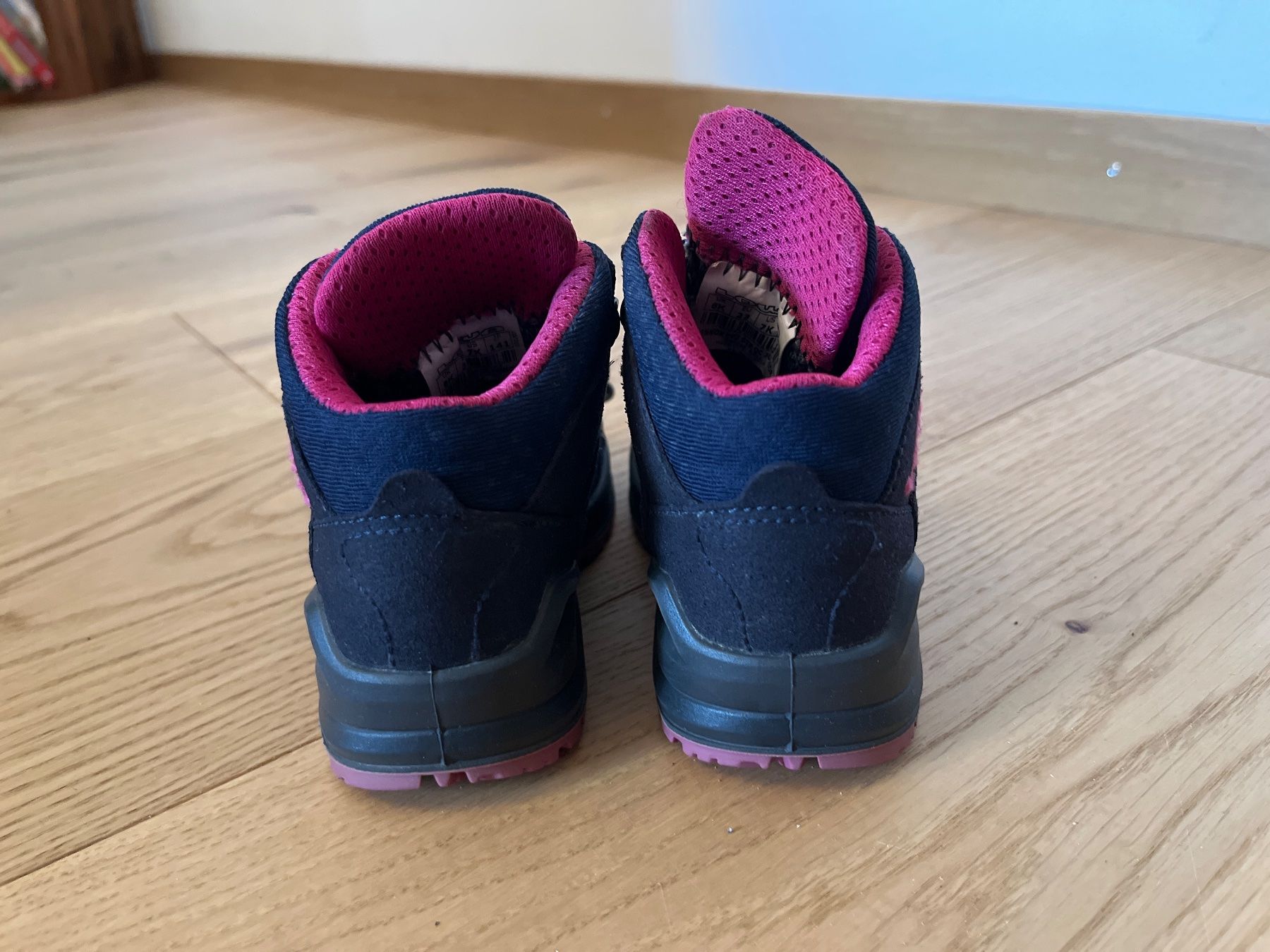 Lowa Scarpe per ragazzi: Lowa Wanderschuhe Goretex Gr.23 – Usato da Winterthur venduto da ani_svs9 2