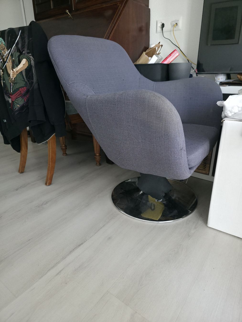 Fauteuils: Sessel grau Drehstuhl gut erhalten – D'occasion à Frauenfeld par pau_8kqy 1