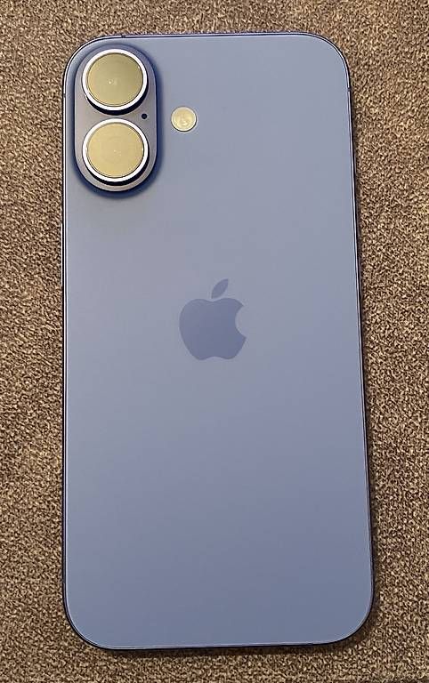 Telefoni cellulari / Smartphones: Iphone 16 Ultramarine 256GB – Usato da Siebnen venduto da gil_ts29 2