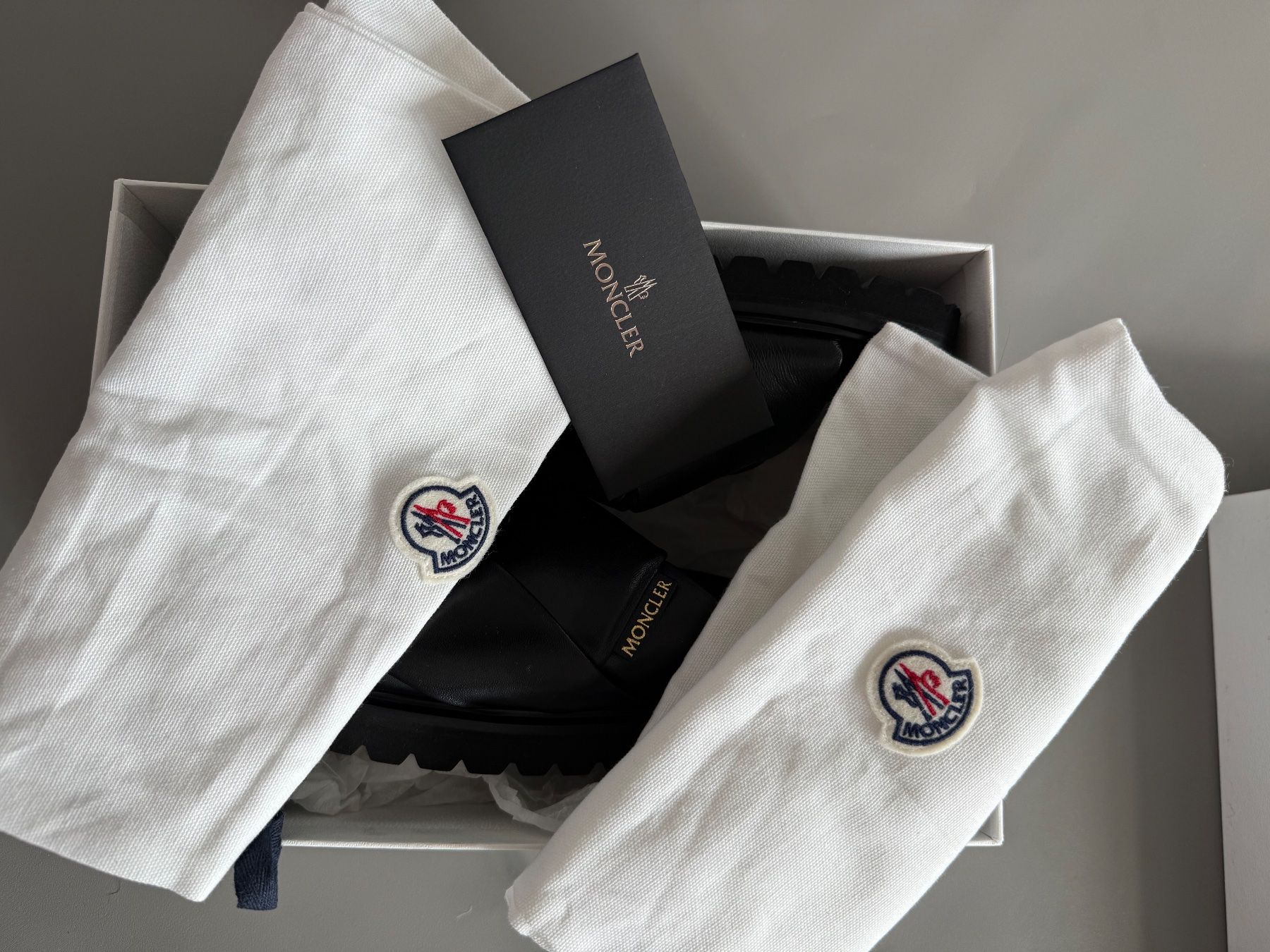 Moncler Scarpe da donna: Moncler Black Fantine Sandals, gr. 38 – Nuovo (secondo la descrizione) da Goldau venduto da mba68 4
