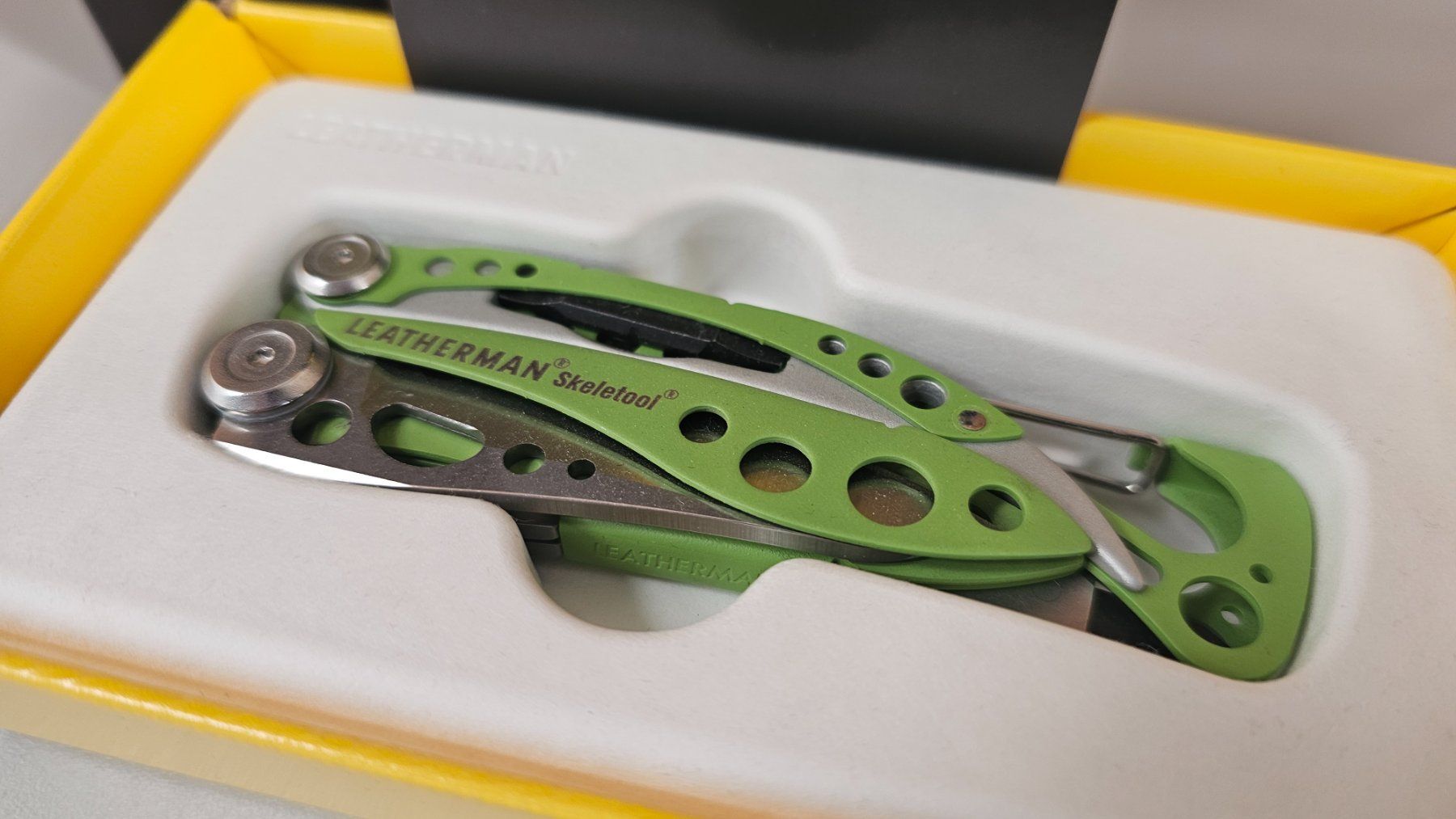 Leatherman Coltelli tascabile: LEATHERMAN - Skeletool Multi-Tool Moosgrün – Nuovo e nell'imballaggio originale da Koppigen venduto da Bracher_Mail-House 2