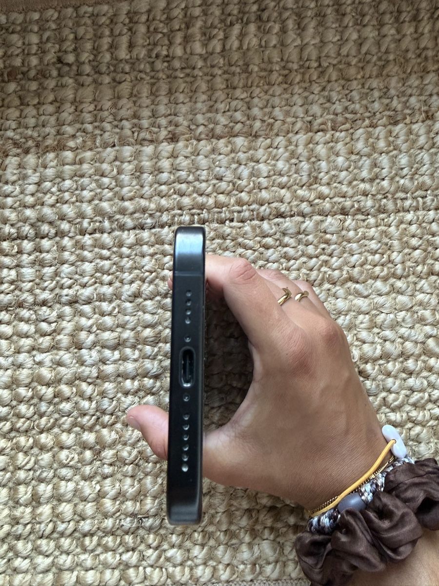 Apple Portables: Iphone 15 Pro Max 256 GB Titan schwarz – D'occasion à Rebstein par Fabsi2000 4