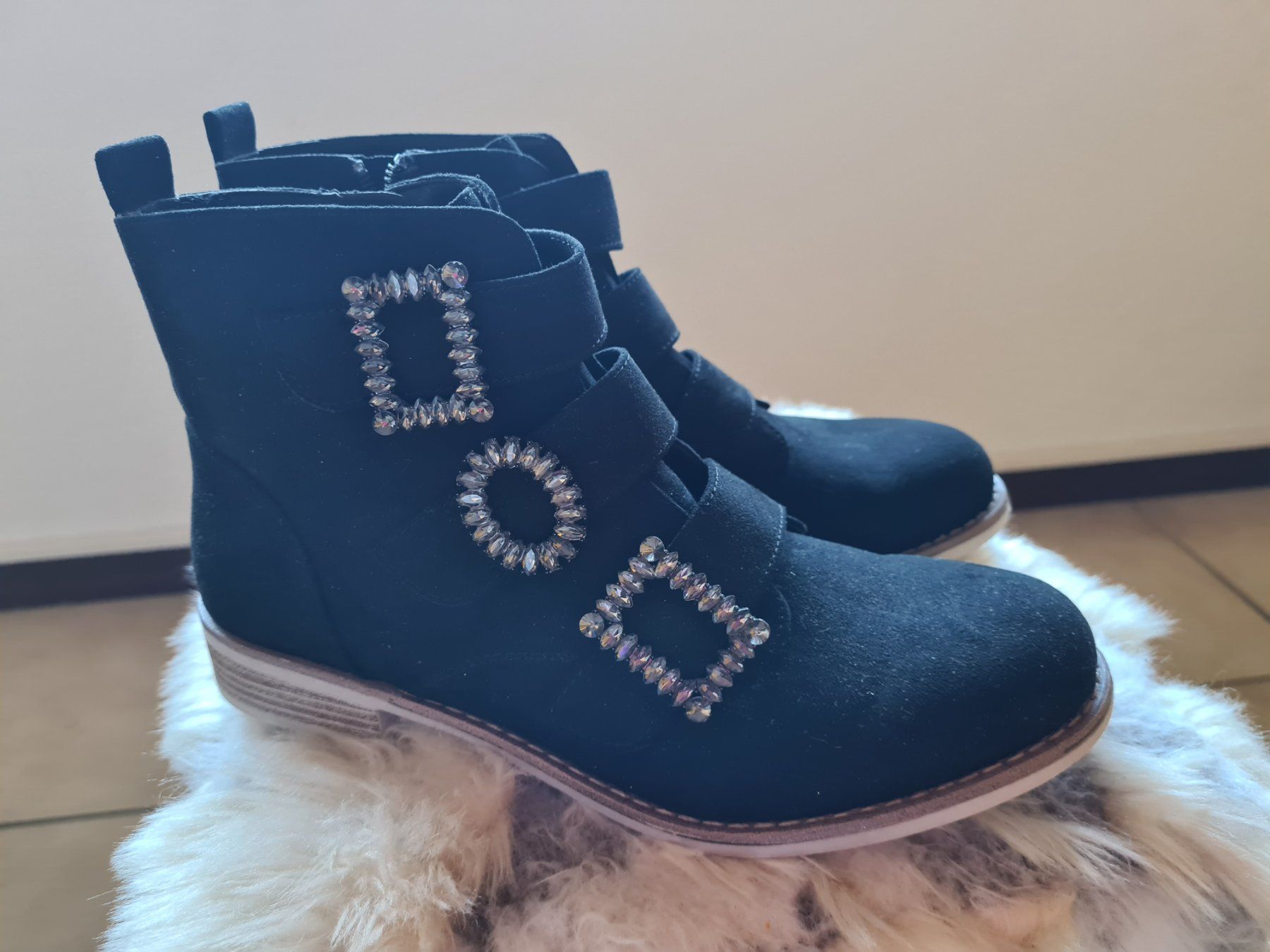 Scarpe da donna: Bottines noires avec strass, pointure 39 – Nuovo (secondo la descrizione) da le landeron venduto da canette