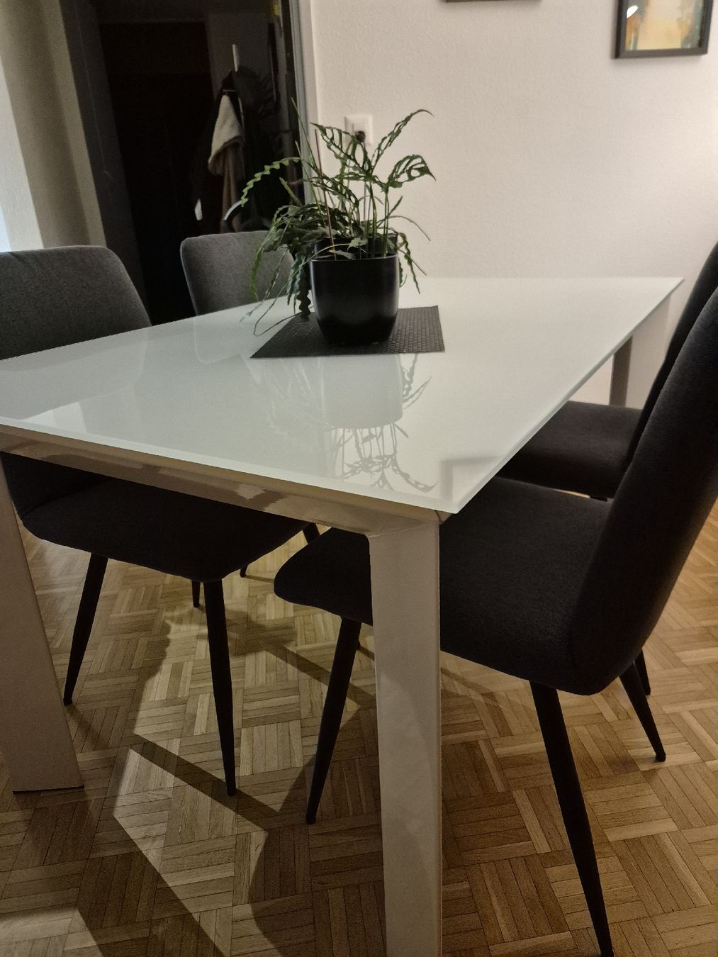 Tavoli: Table en verre opaque,  extensible. En excellent état – Nuovo (secondo la descrizione) da Courroux venduto da blabla90 1