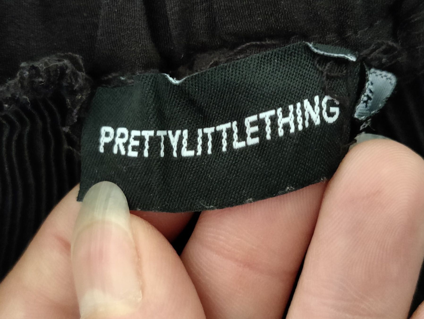 Hosen: PrettyLittleThing Plissee Hose Pantalone black Gr.34 – Gebraucht aus Winterthur von Lotusherz 5